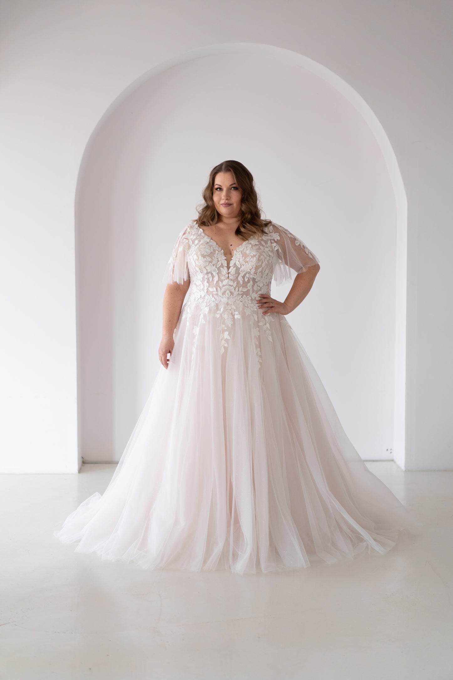 Amy curvy brudekjole