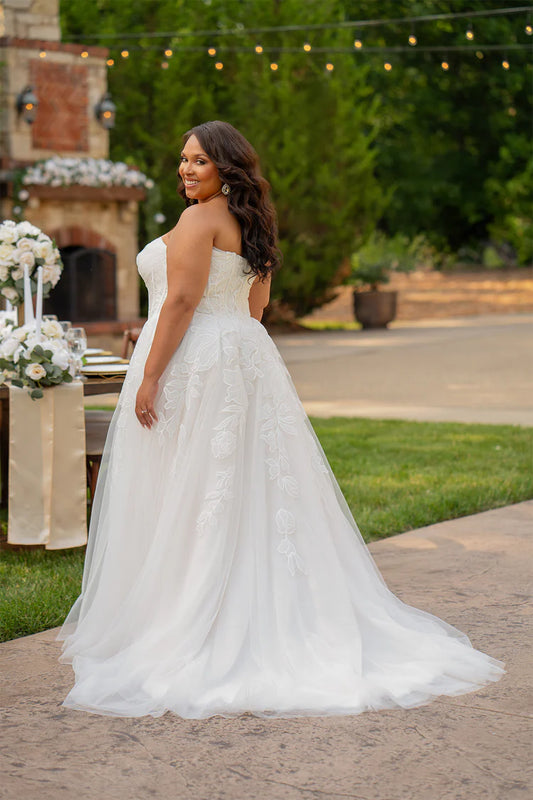 Curvy brudekjole Arabella