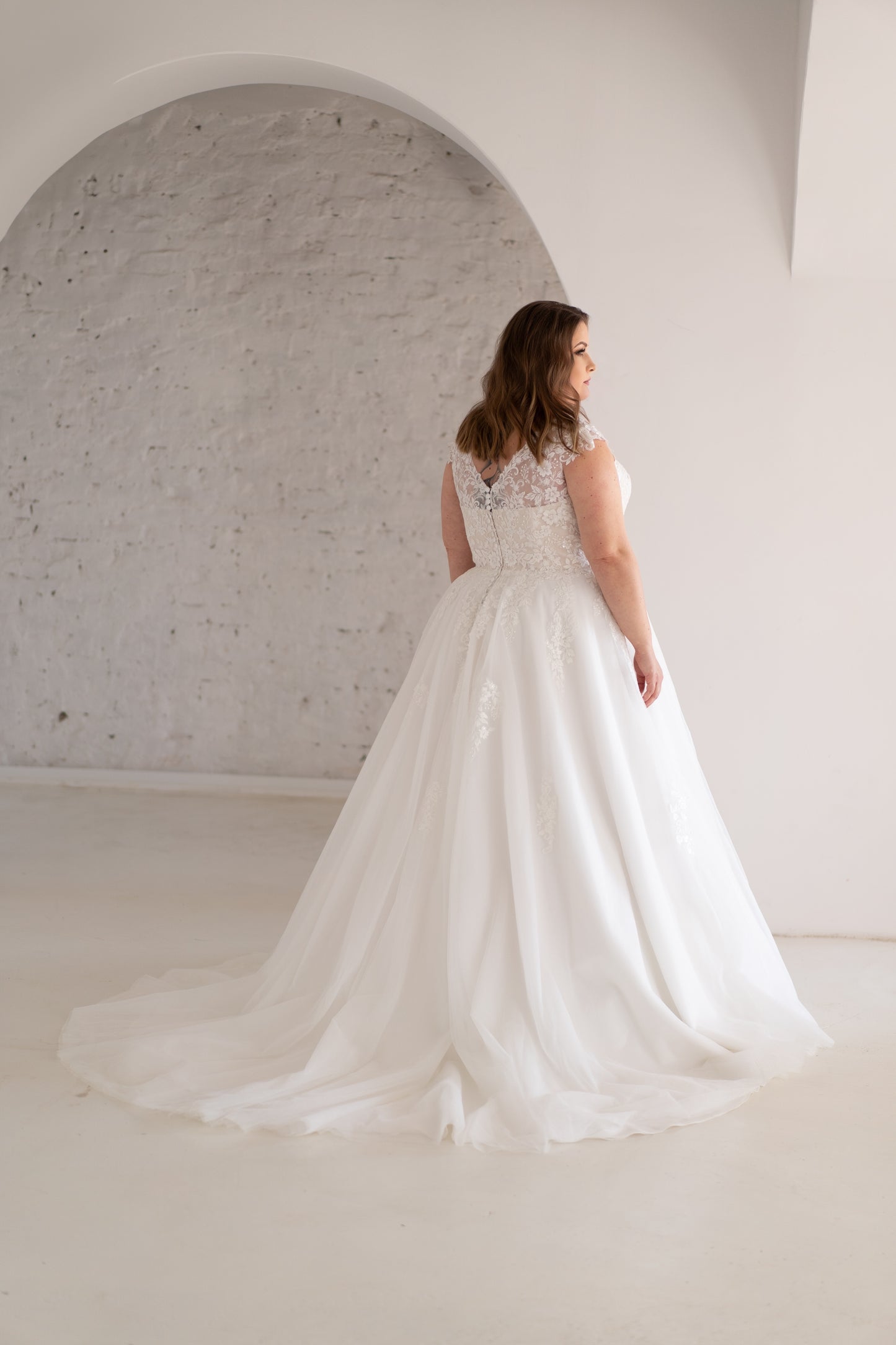 Remi curvy brudekjole