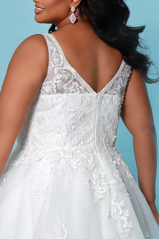 Plus size wedding dress Marlowe