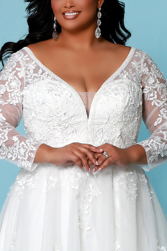 Plus size wedding dress Skye