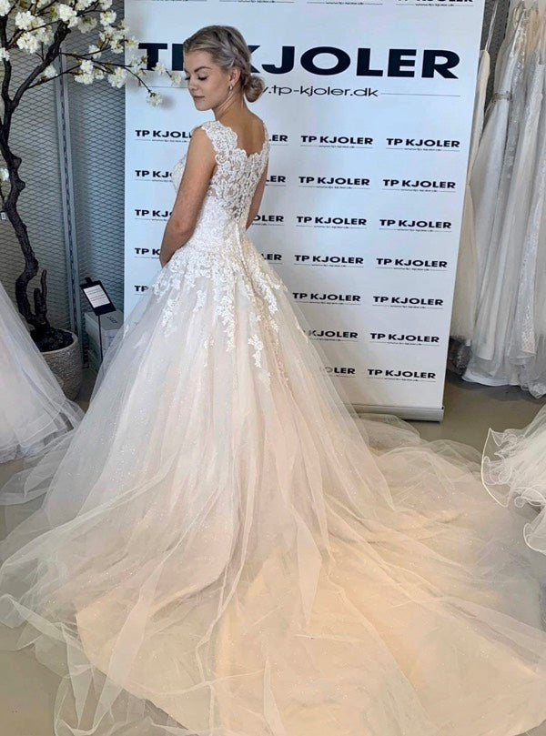 Brudekjole i a-line snit 2596