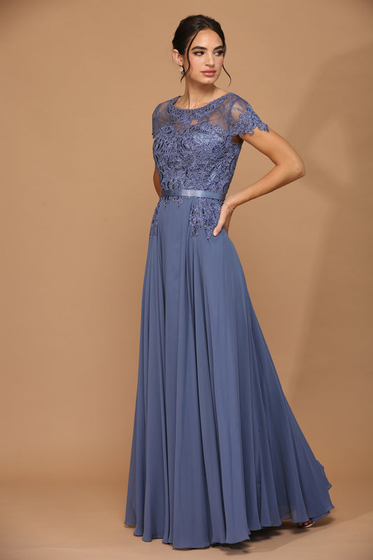 Støvet blå lang festkjole med korte ærmer 5130