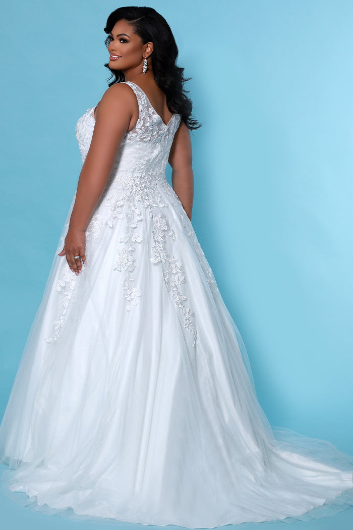 Plus size brudekjole Jasmine