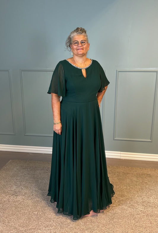 Grøn festkjole 3468 med et lille kort ærme