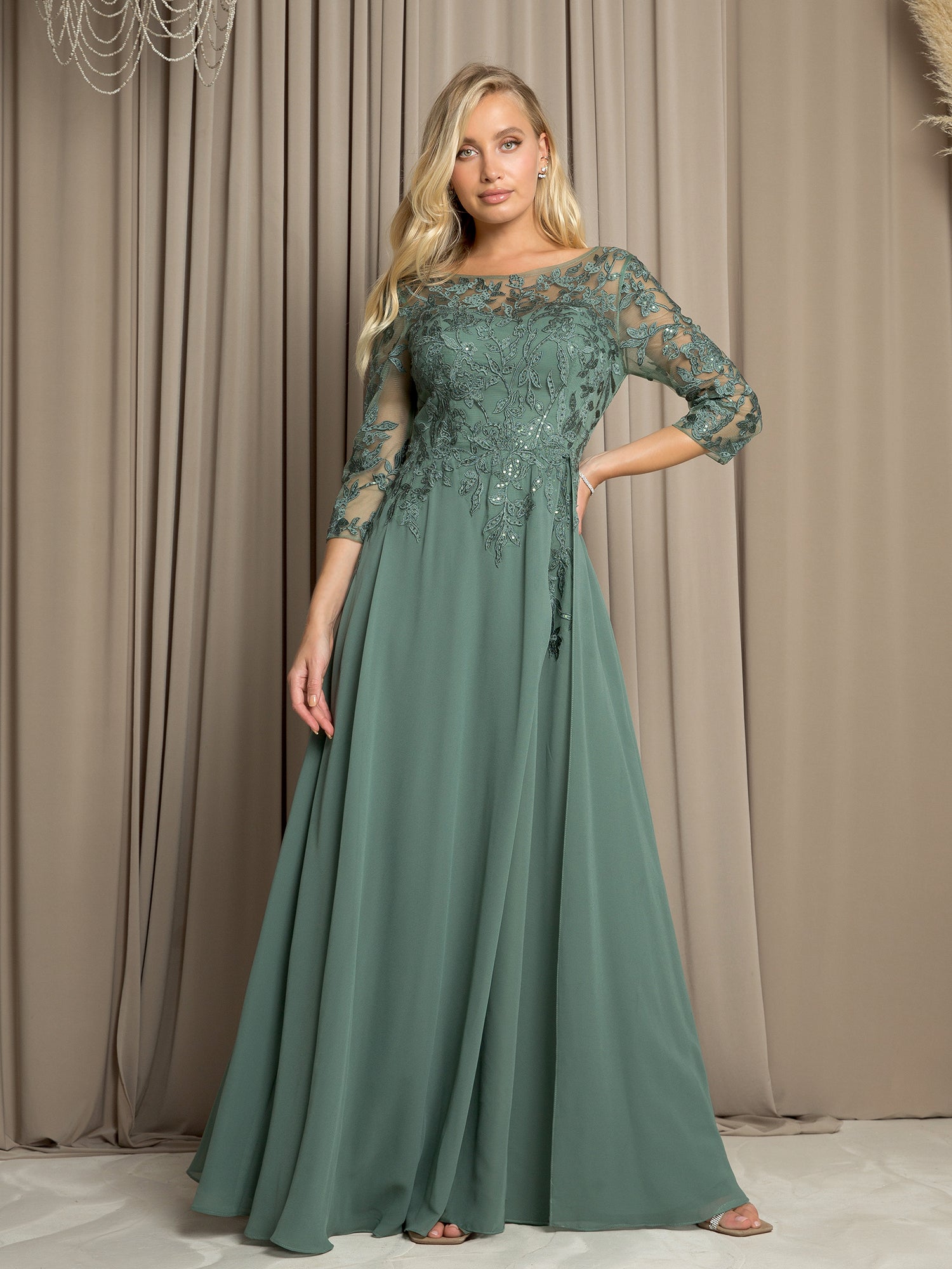 Party dress with sleeves and fine lace 5258