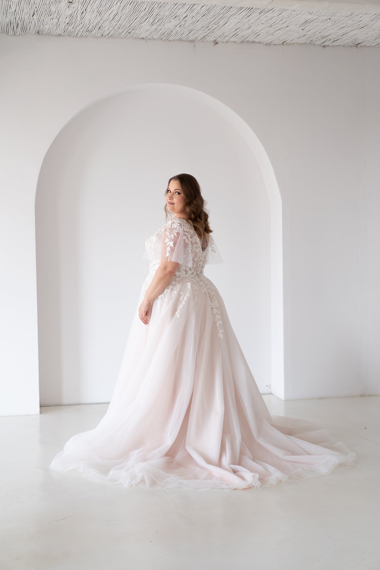 Amy curvy brudekjole