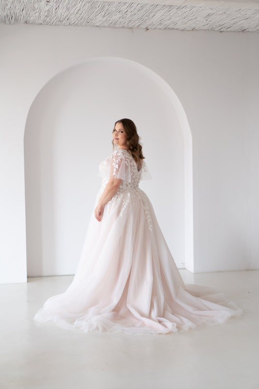 Amy curvy brudekjole