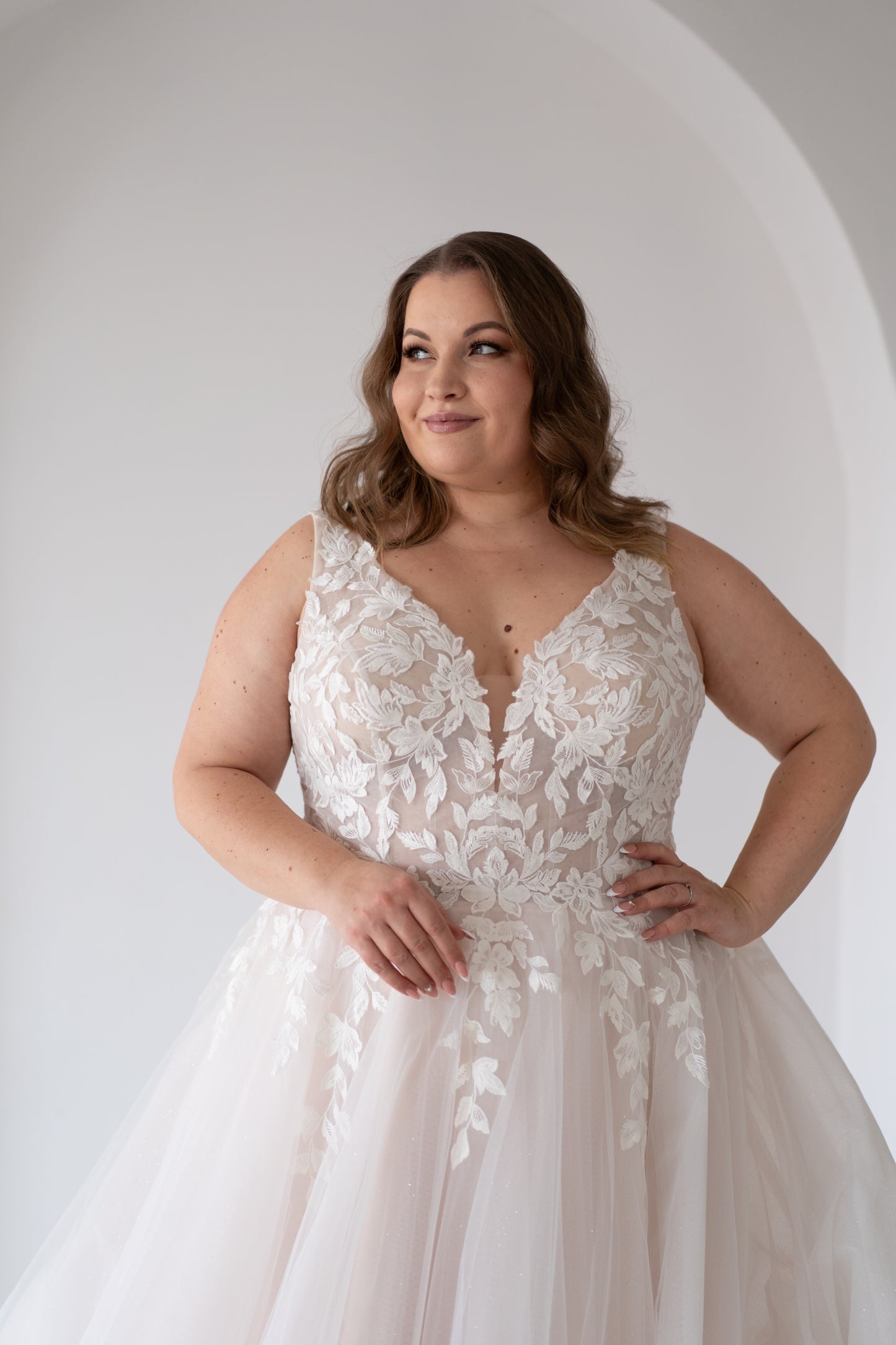 Amy curvy brudekjole