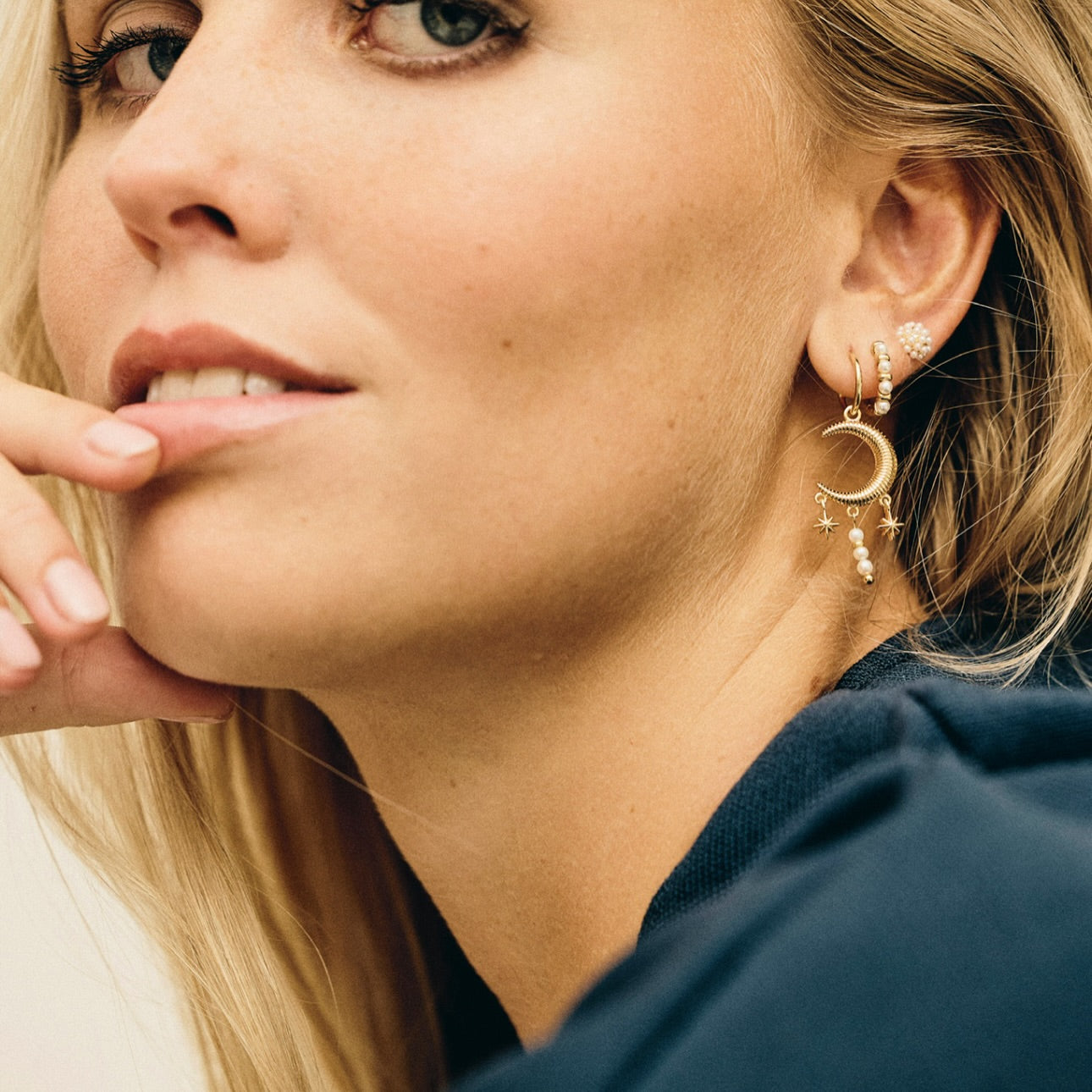 Chandra moon earrings - Gold