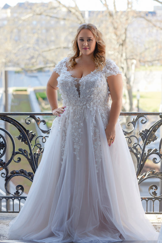 Cora curvy brudekjole