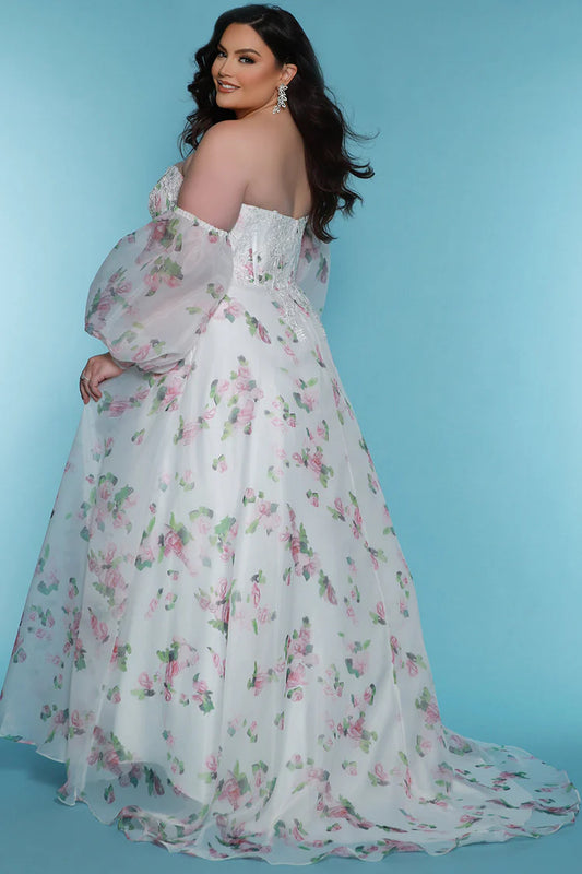 Plus size wedding dress Evie