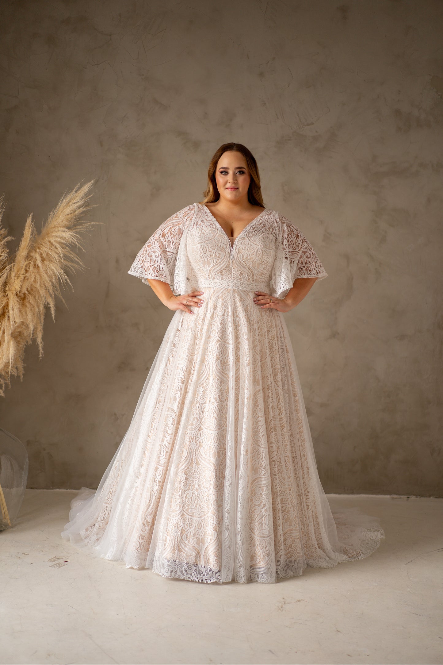 Flora curvy brudekjole