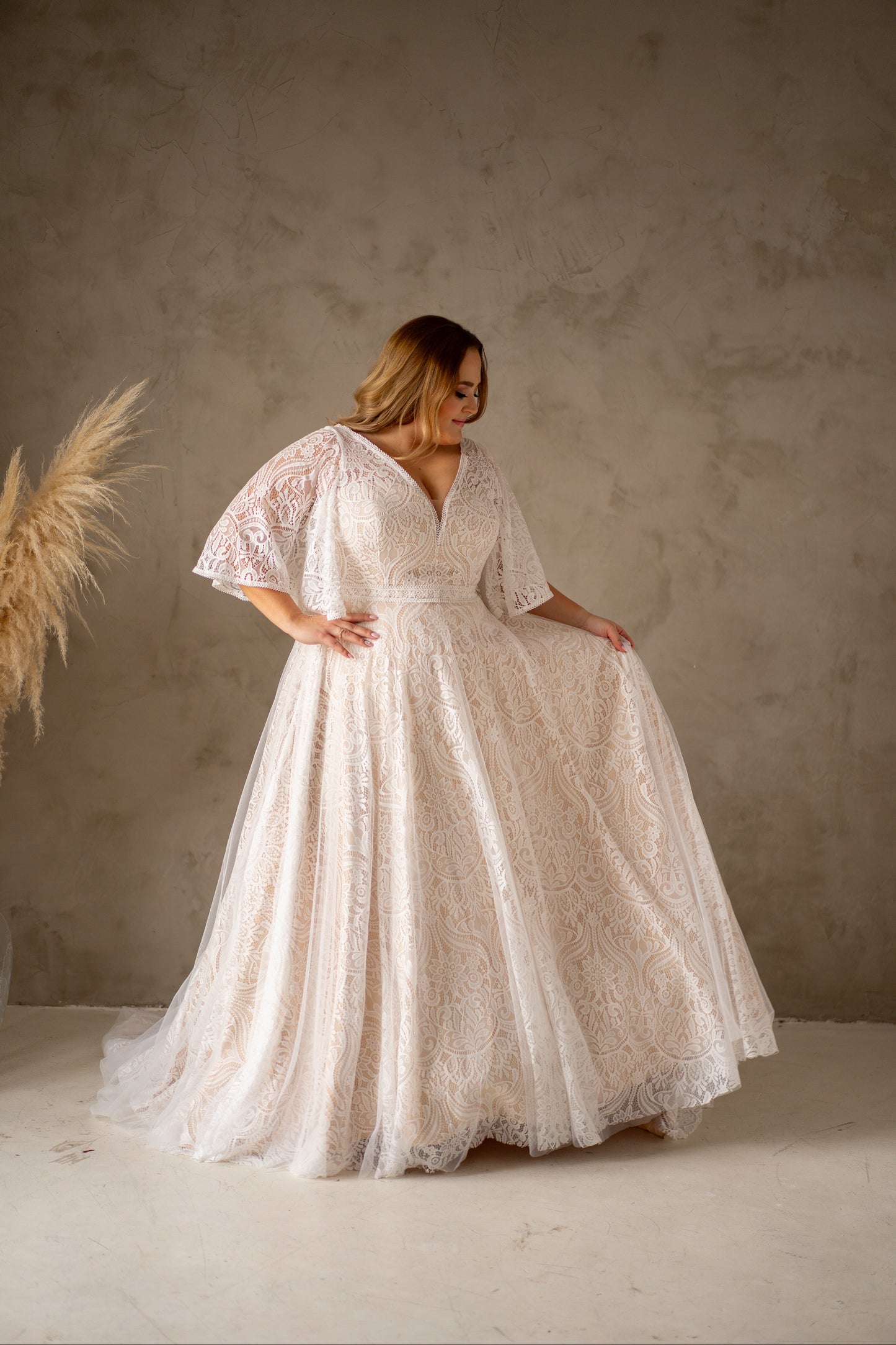 Flora curvy brudekjole