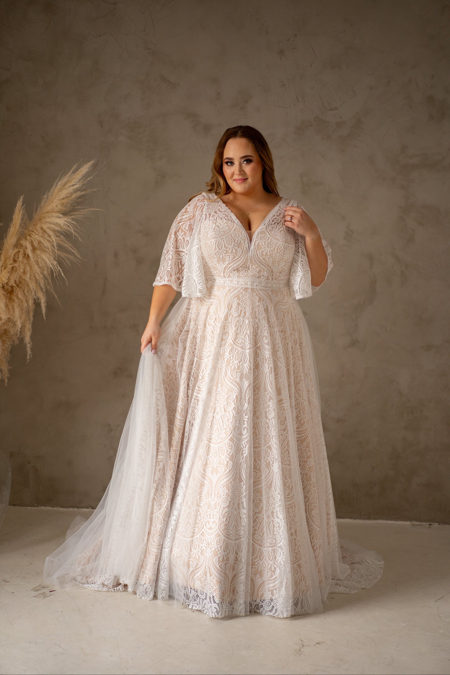 Flora curvy brudekjole