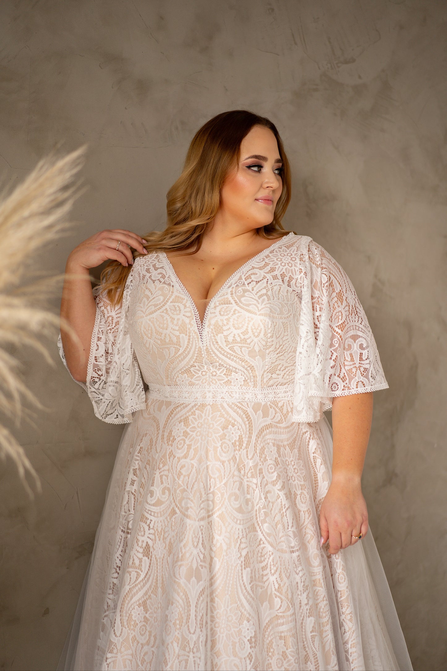 Flora curvy brudekjole