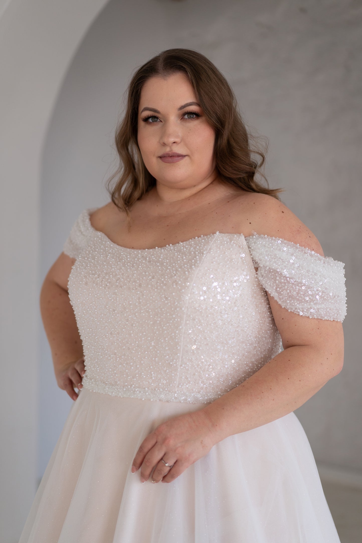 Lilian curvy brudekjole