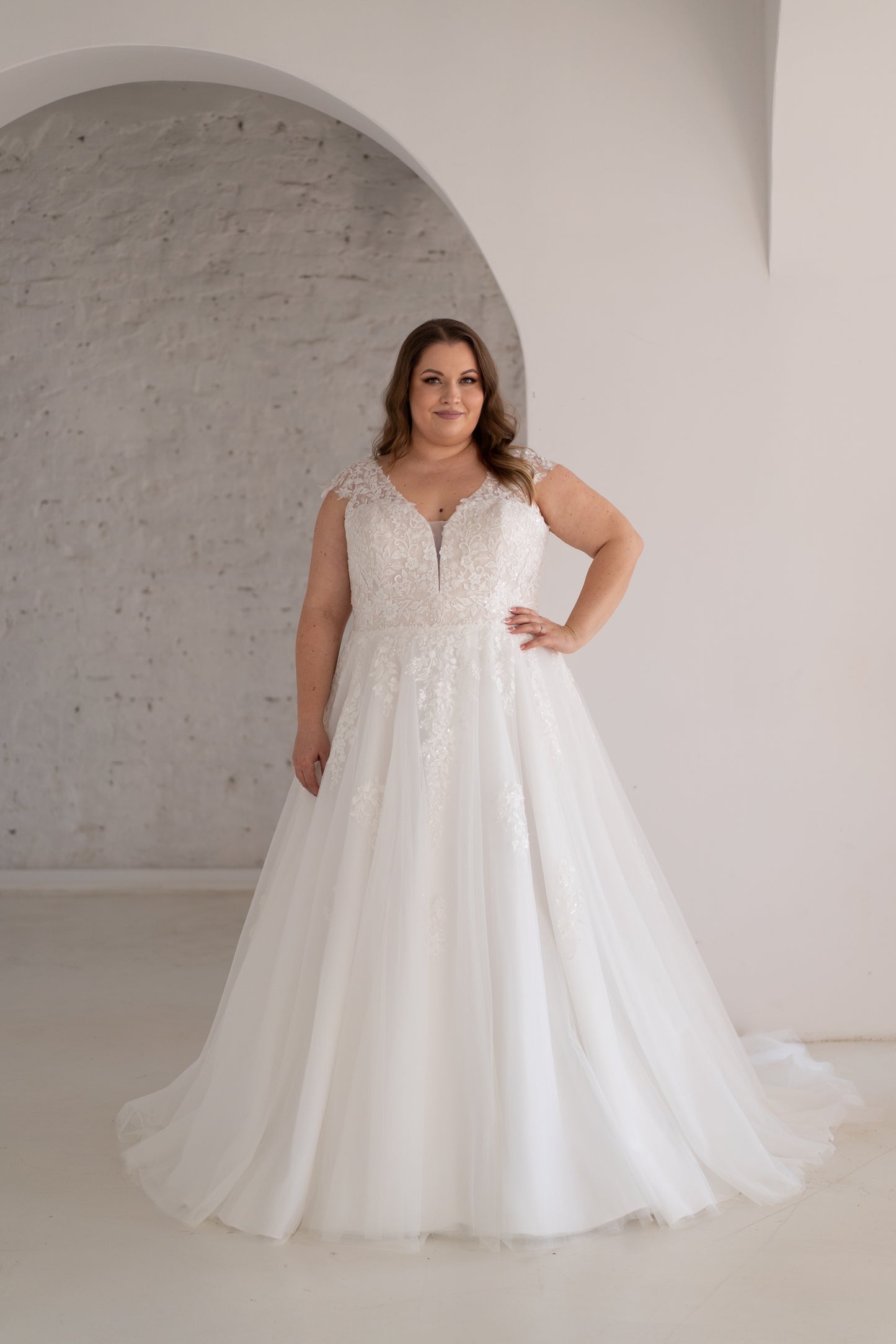 Remi curvy brudekjole