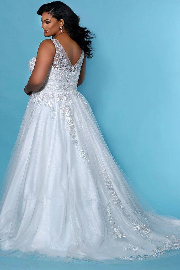 Plus size brudekjole Hazel