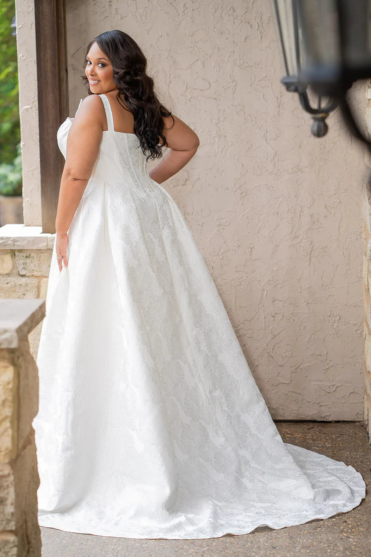 Curvy brudekjole Selena