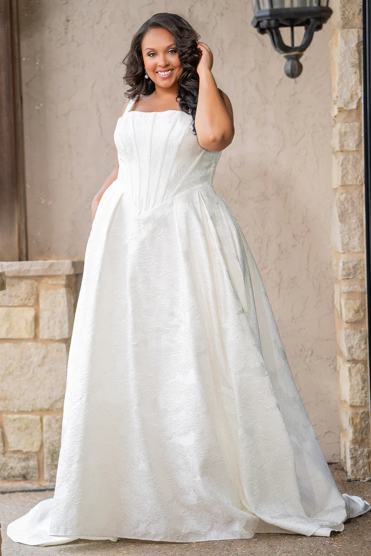 Curvy brudekjole Selena