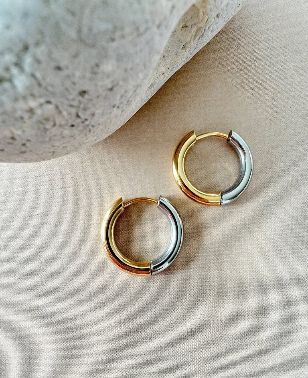 Sara hoops - Gold and silver