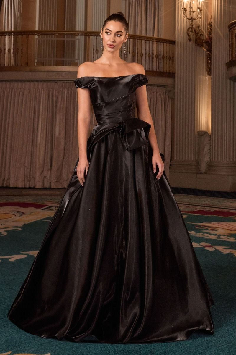 La Divine J885 ballgown i satin