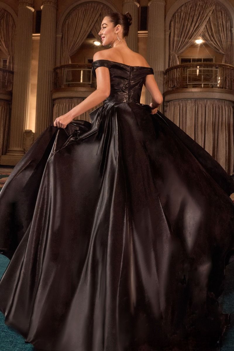 La Divine J885 ballgown i satin