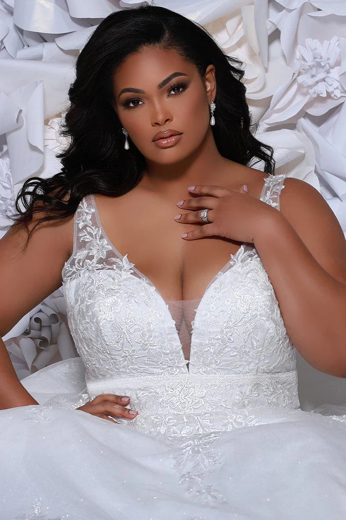 Plus size brudekjole Hazel