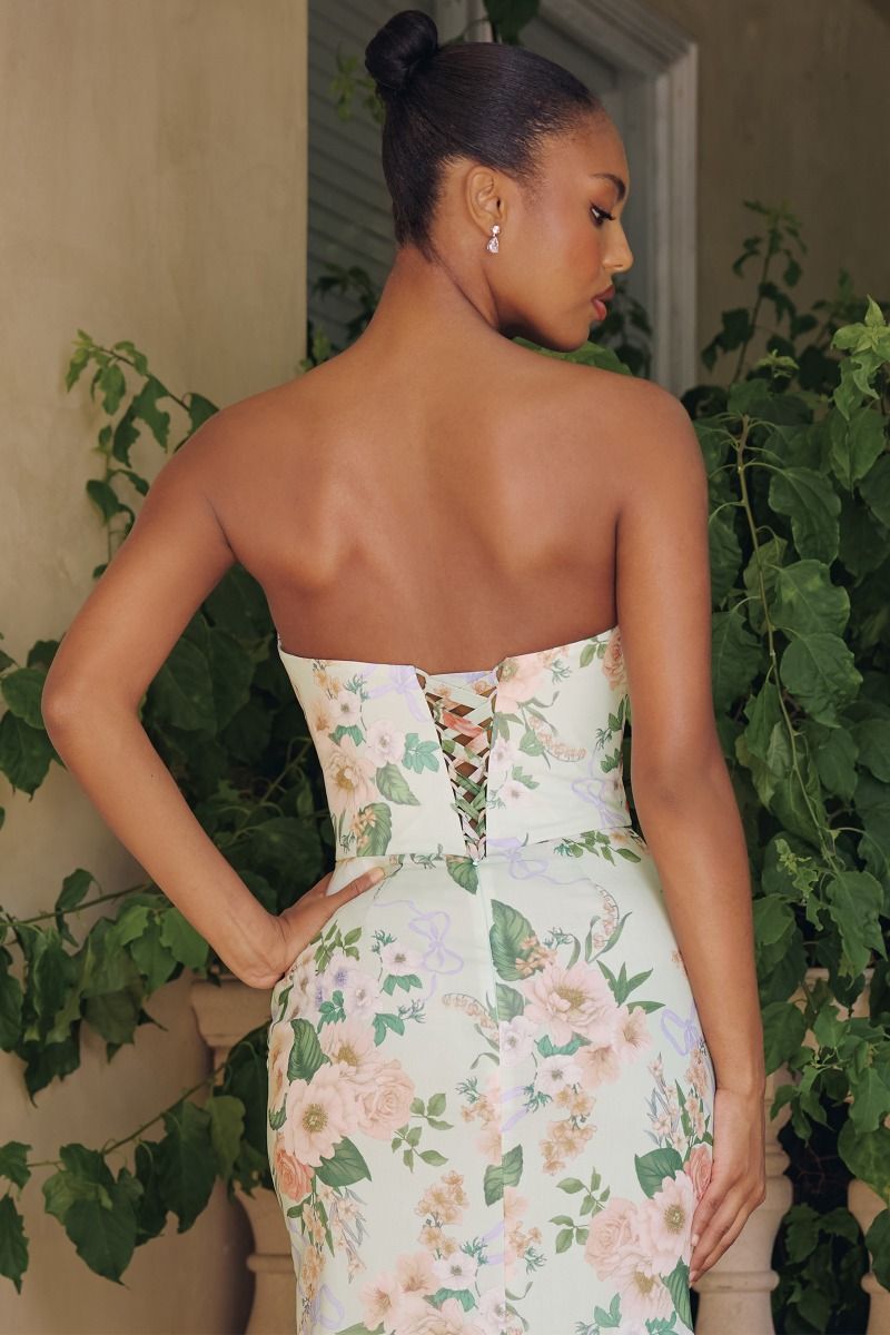 La Divine T718 stropløs blomstret kjole