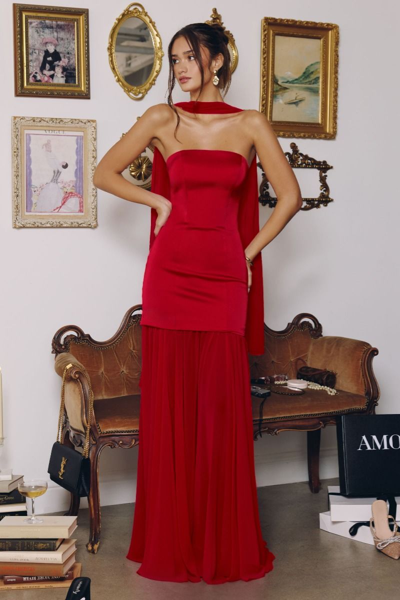 Astee & Amoris festkjole T825